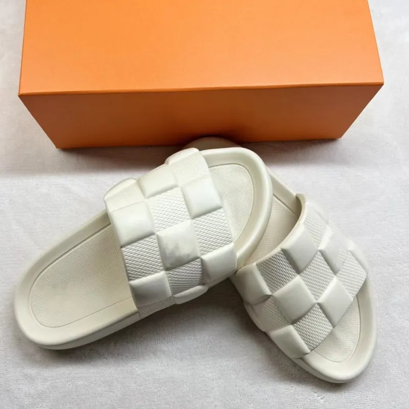 2023 Nieuwkomers Ontwerpers Sandalen Heren Dames Slippers Uitrusting Bodems Strandschoenen Loafers Mode Klassiek Bloemen Brokaat