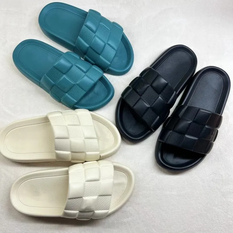 2023 Nieuwkomers Ontwerpers Sandalen Heren Dames Slippers Uitrusting Bodems Strandschoenen Loafers Mode Klassiek Bloemen Brokaat