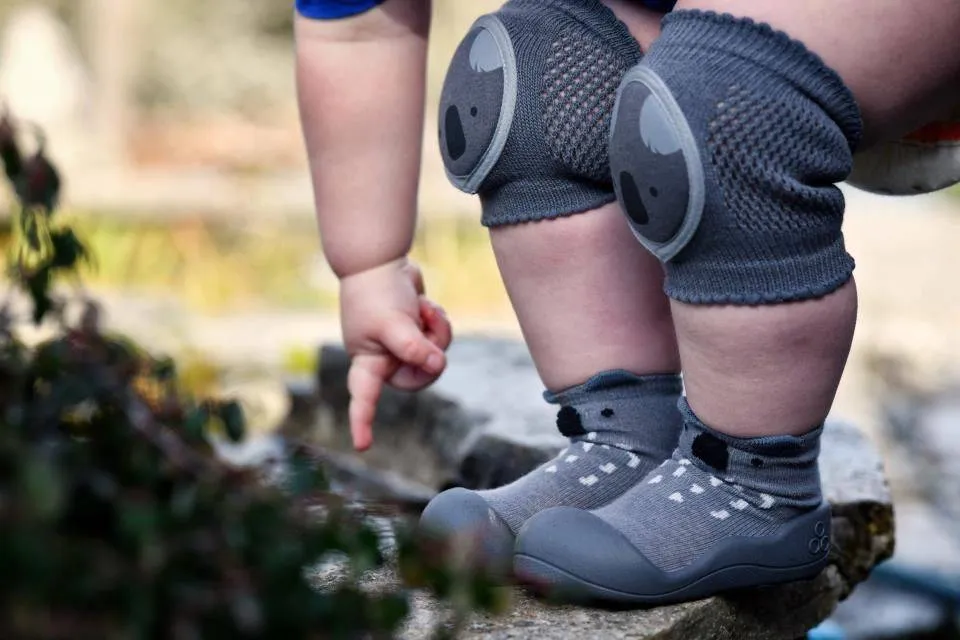 Attipas · Rodilleras Gris