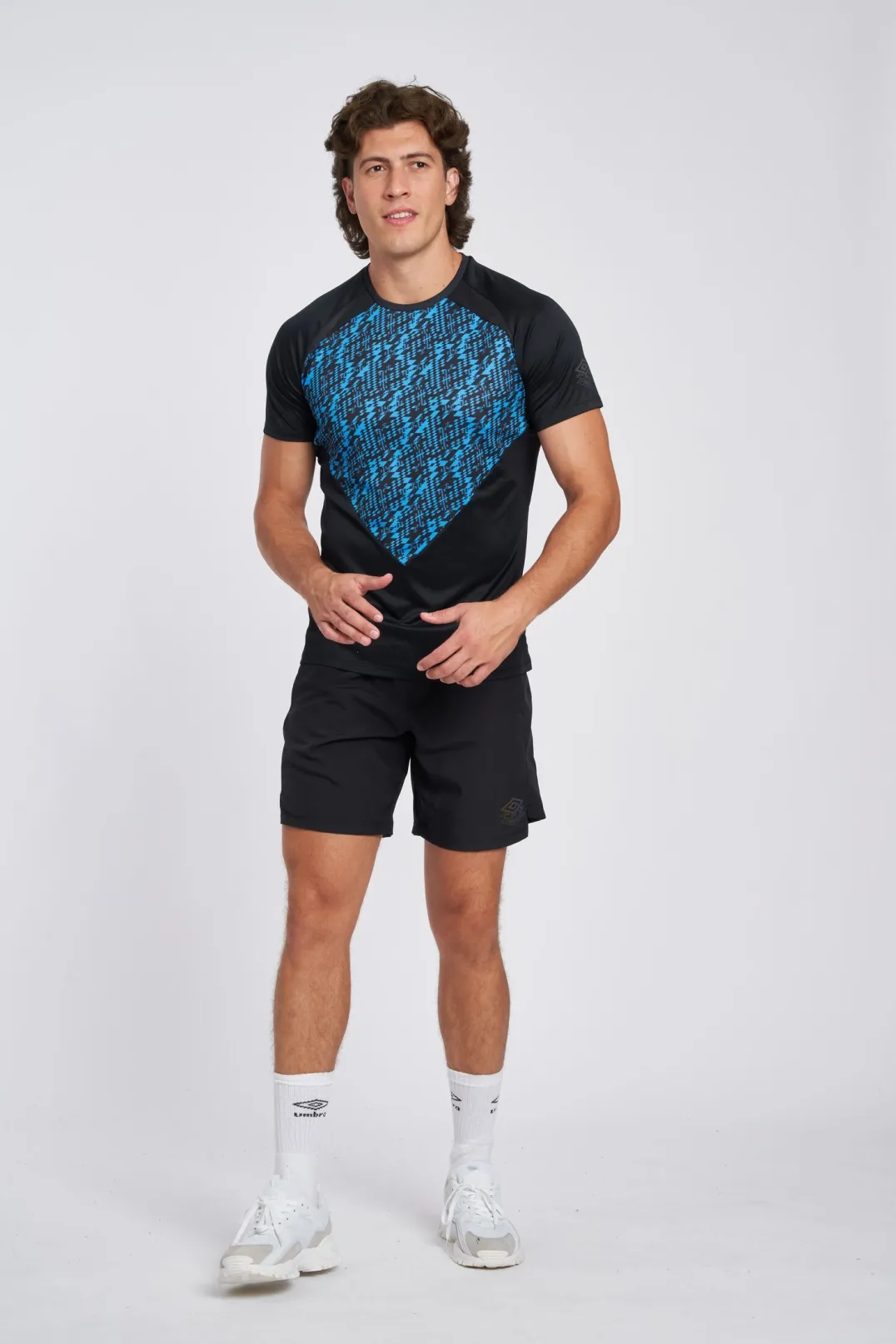 CAMISETA UMBRO PRO TRAINING GRAPHIC JERSEYBLACK / MALIBU BLUE