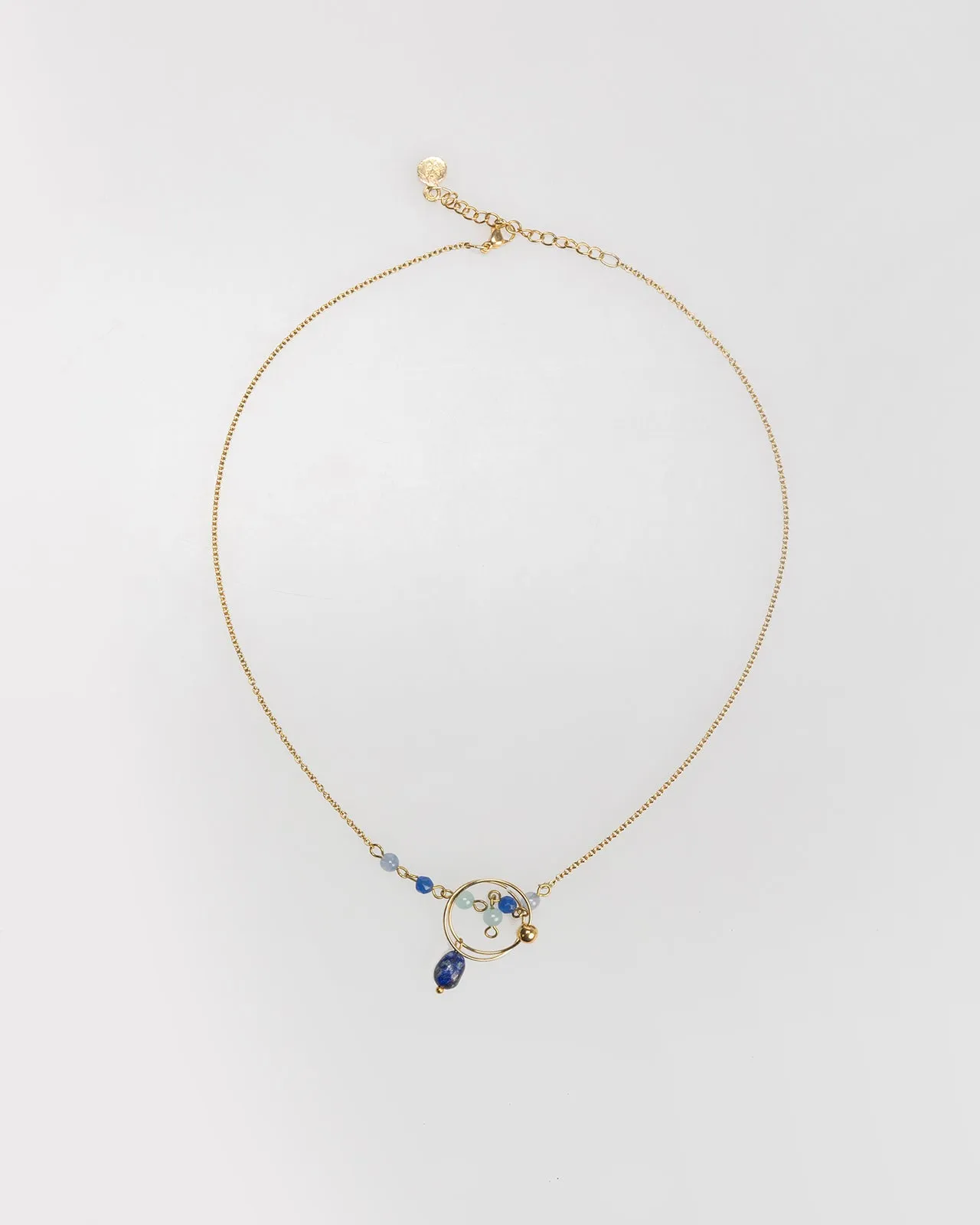 Collar oro con abalorios tonos azules