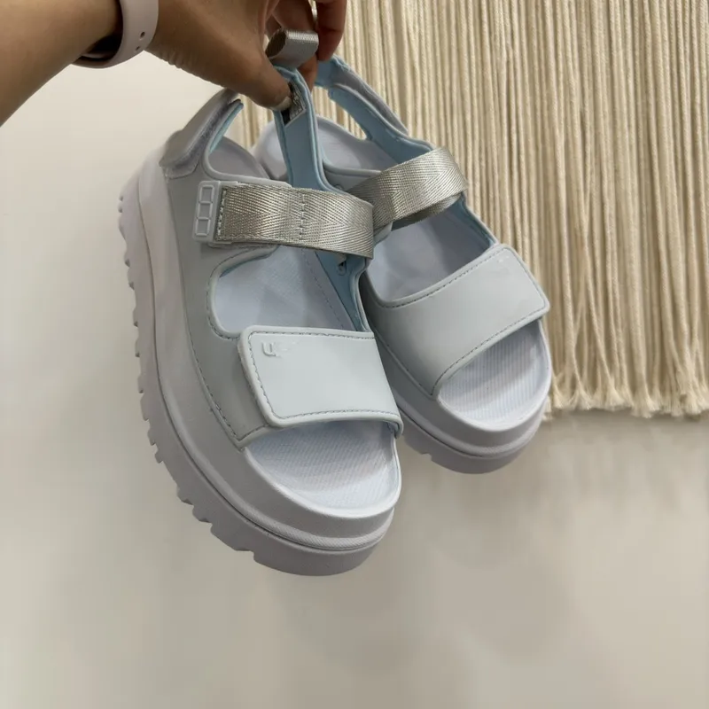 Diseñador Goldenglow Sandals Women Slippers Platform Sandal Sandaly Beach Beach Eva Slides Dad Golden Glow Mules Implaz de agua 