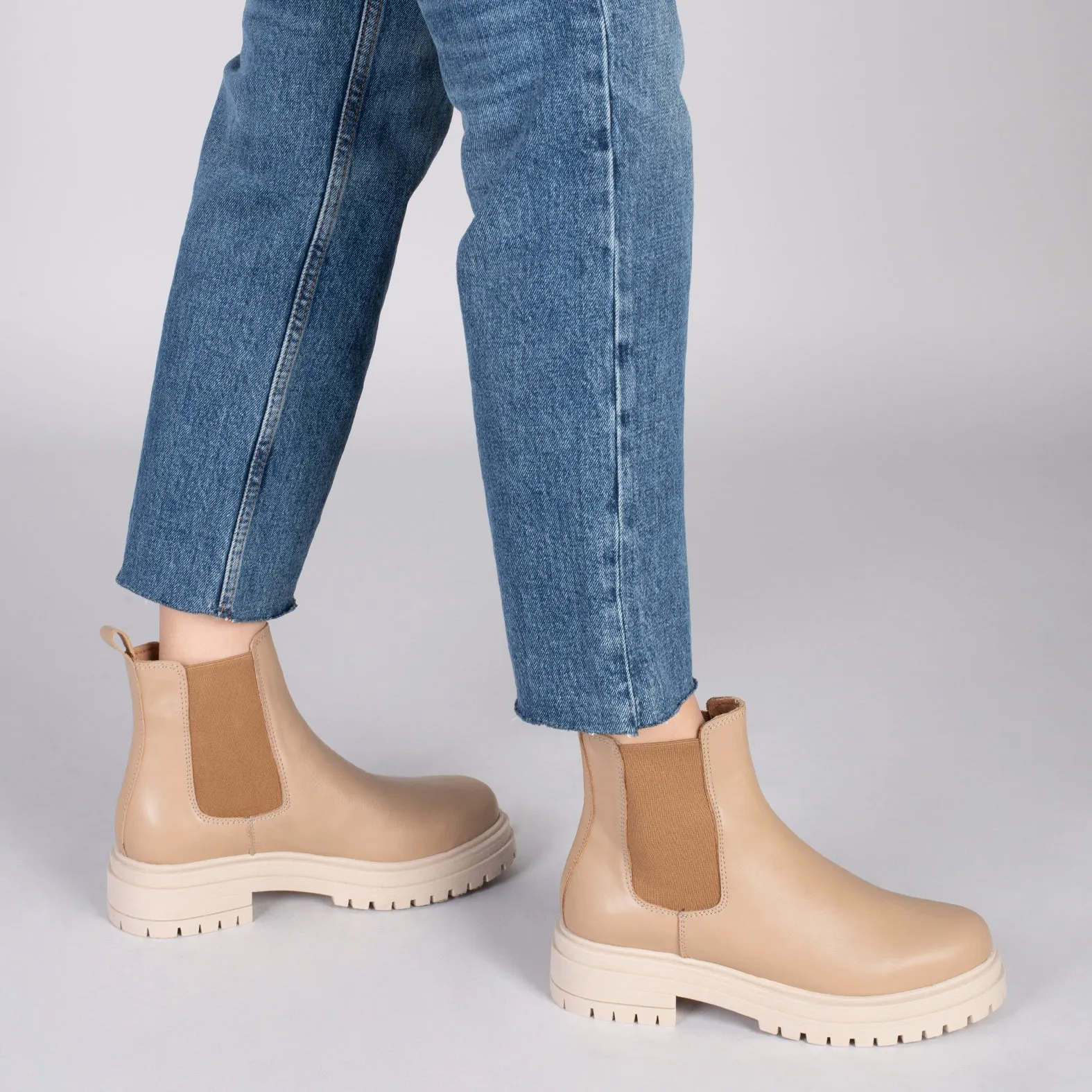 LEEDS – Botines de piel con plataforma NUDE
