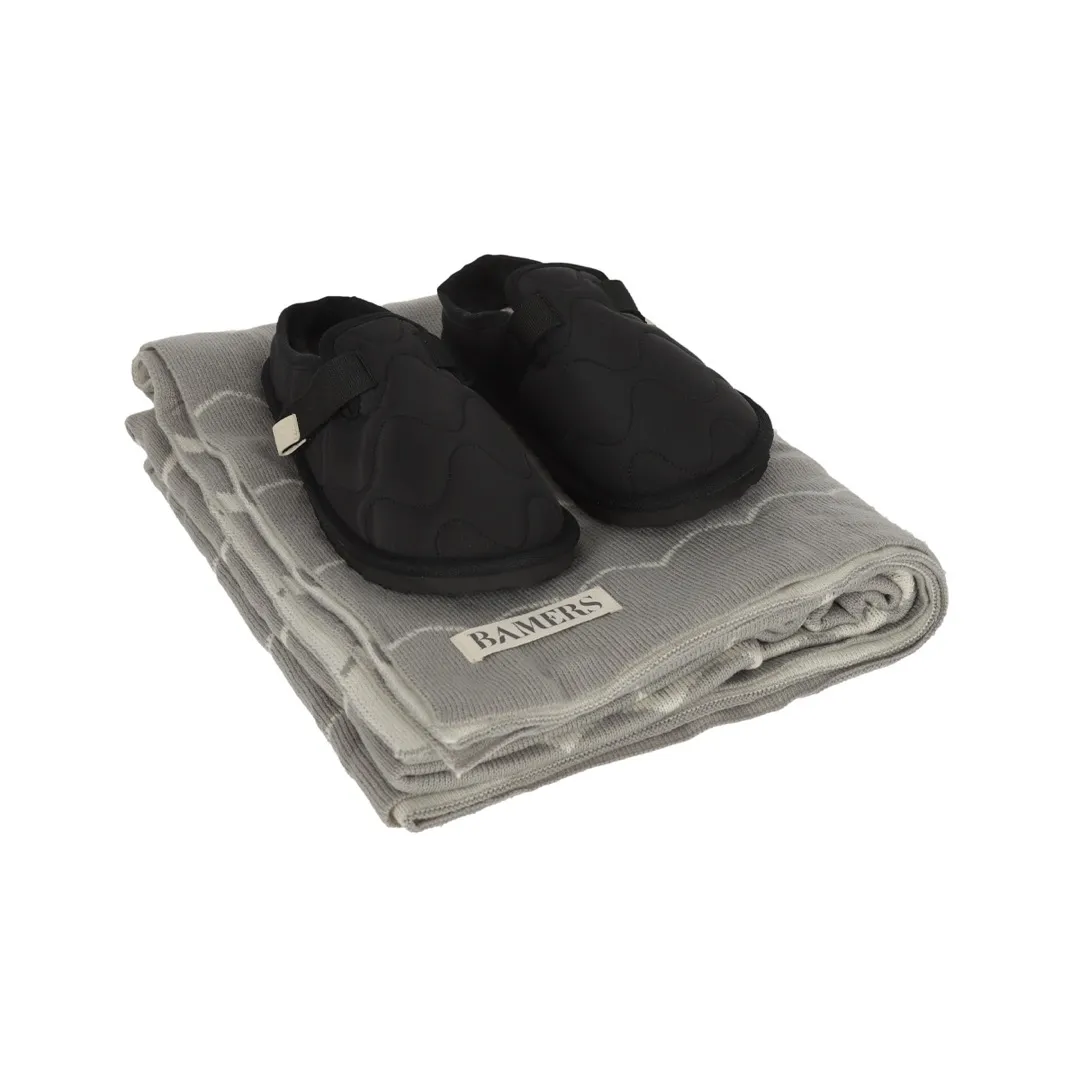 Pack Slipper Puffy Negro + Manta Gris