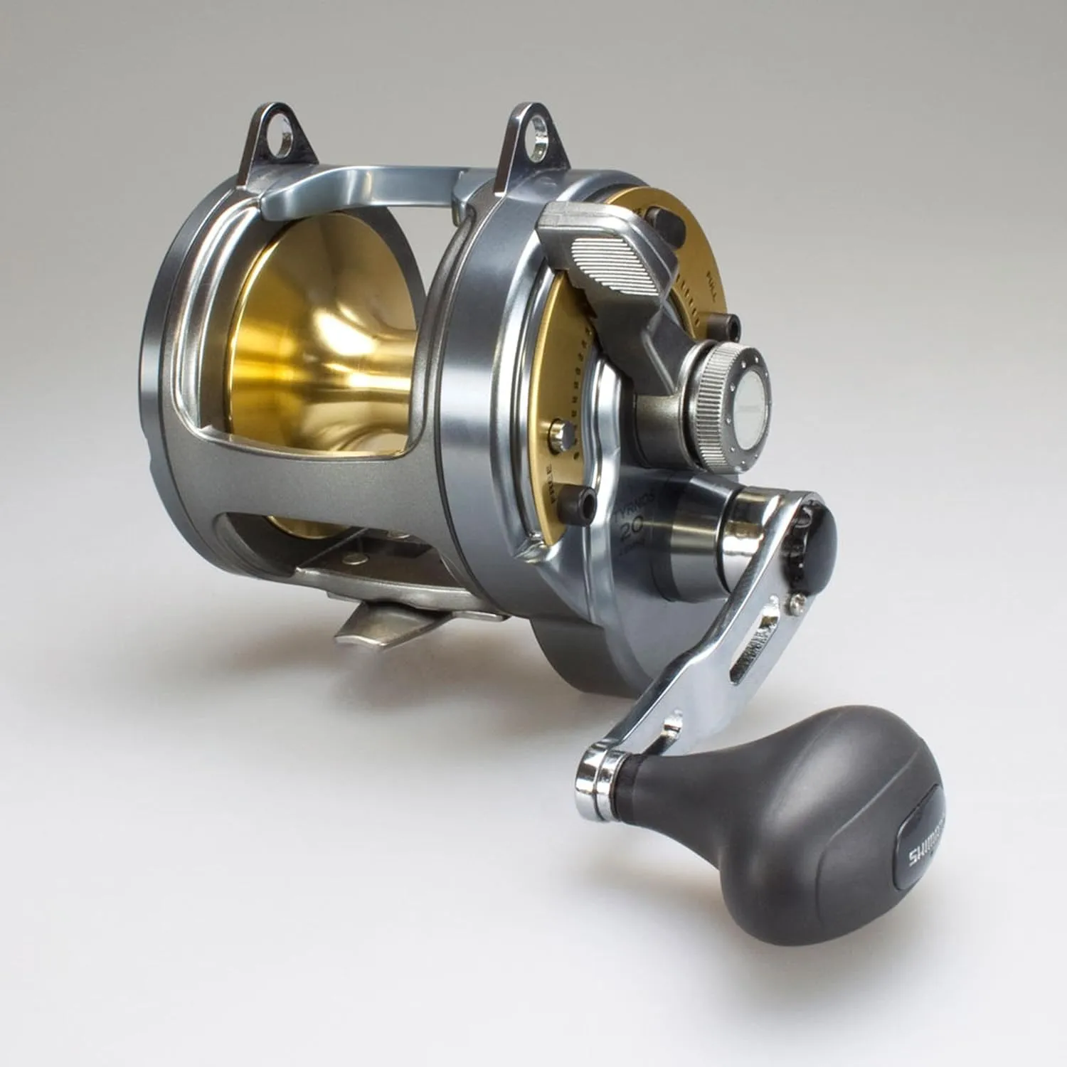 SHIMANO  MOD. TYRNOS  CARRETE MULTIPLICADOR PARA PESCA EN ALTA MAR  COLOR NEGRO Y DORADO