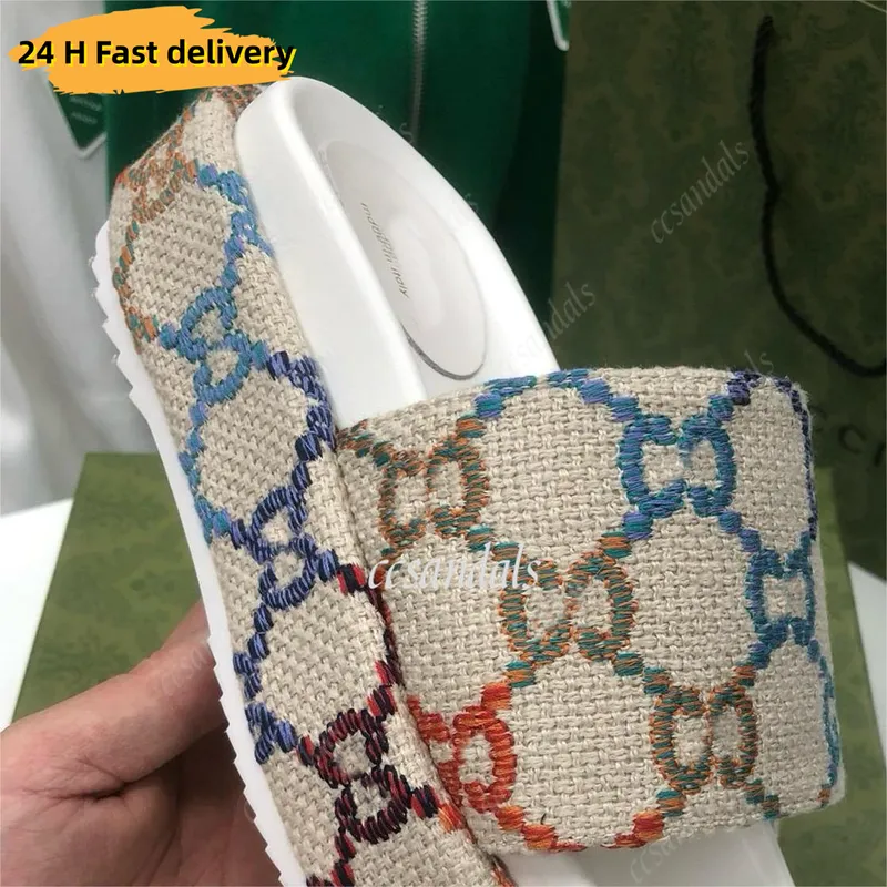 Slippers de diseñador Mujeres Moda de lienzo bordado Sandalias Sandalias Girls de 55 mm Slippre marrón blanco Blanco Slip Flops 