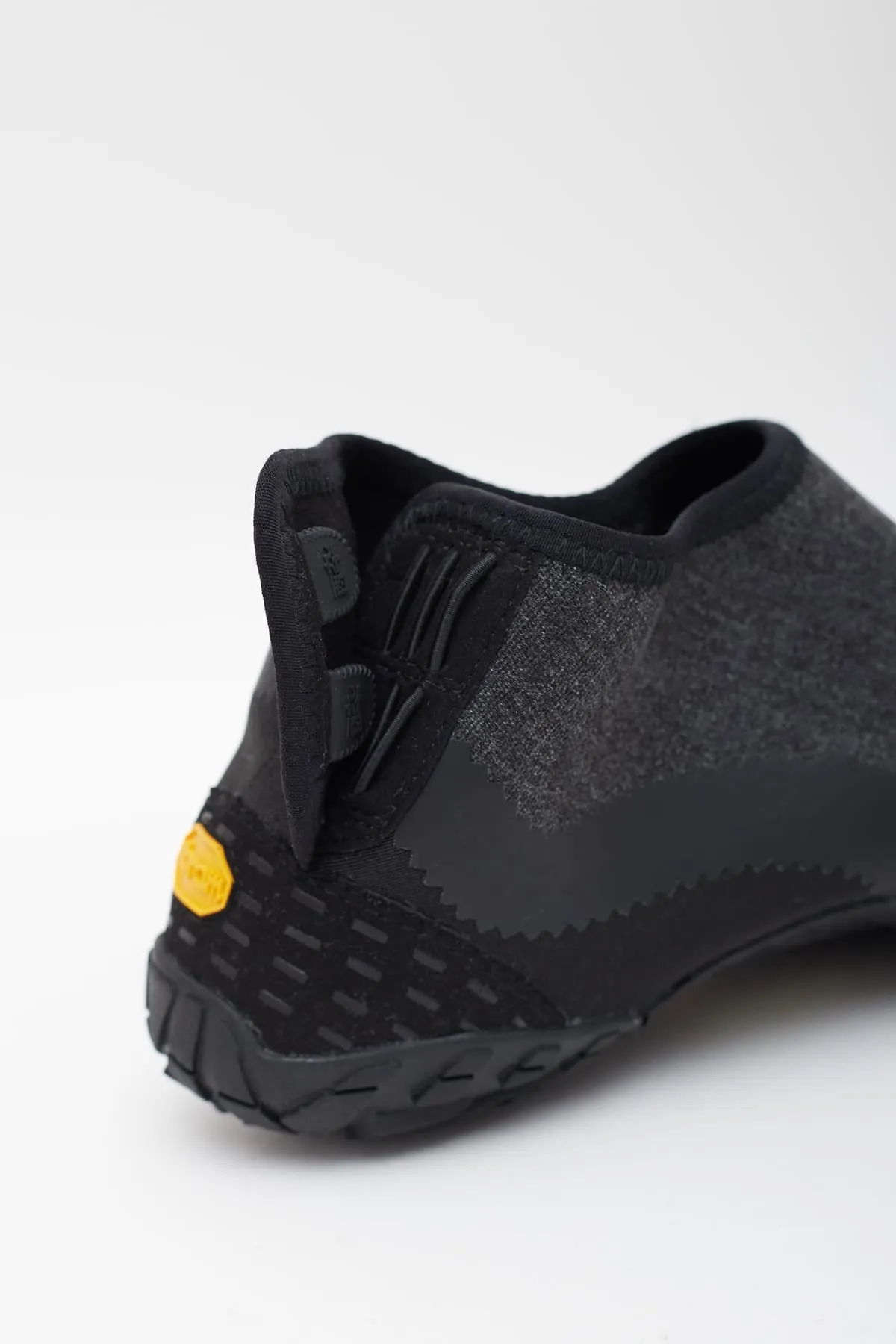 SUICOKE BLACK NINLO FIVE FINGERS SLIPPERS