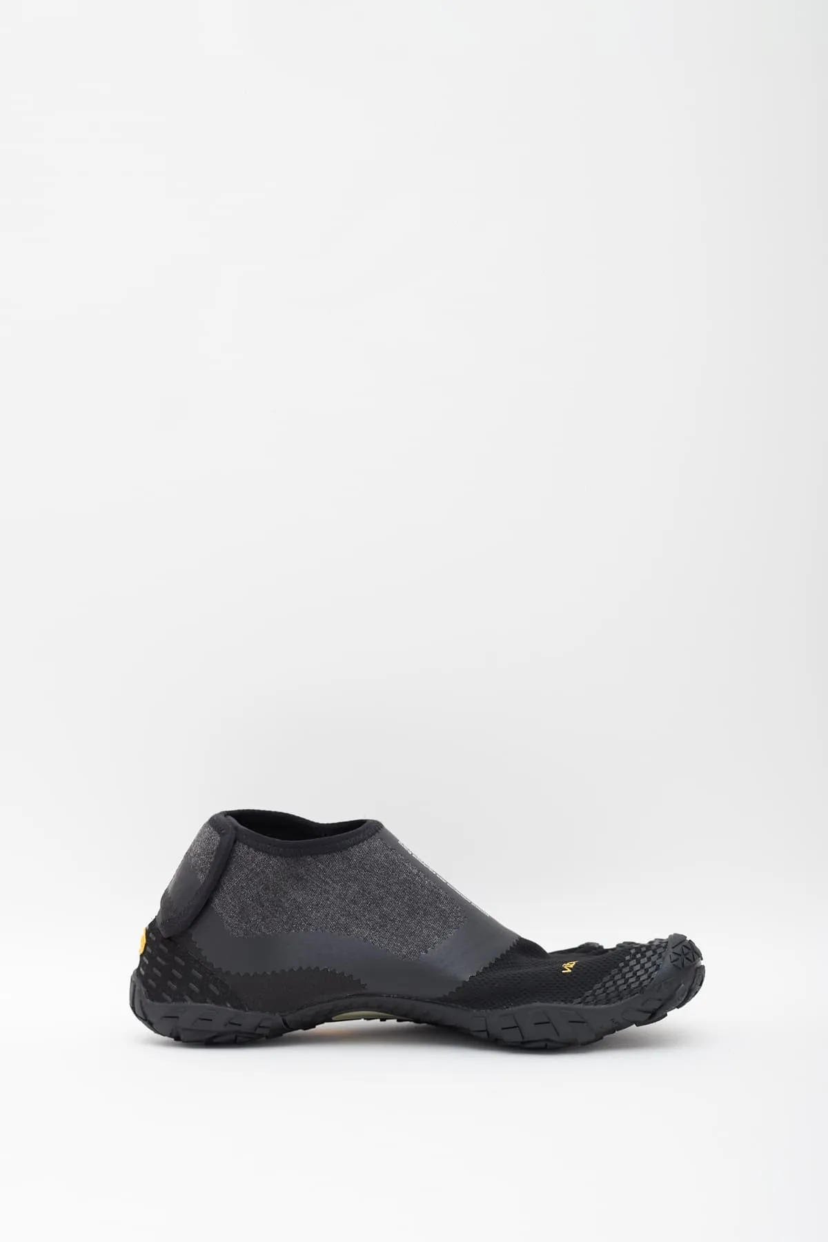 SUICOKE BLACK NINLO FIVE FINGERS SLIPPERS