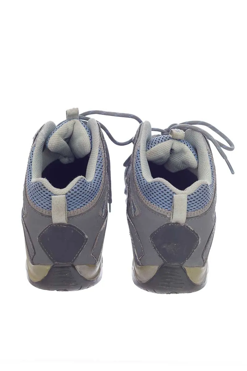 ZAPATOS COLOR GRIS  HI TEC