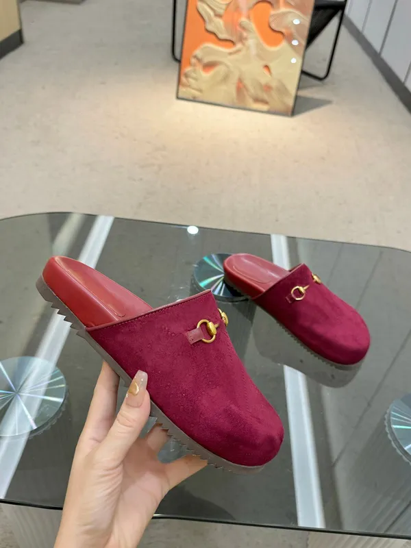 ZAPATOS DE DISEñADOR MULE MULE FASHION FASHION MUJERES SLIPPER LUXURY LEAMED LEED WOOL MEN CANVAS BAOTOU SLIPPERS TAMAñO 3546